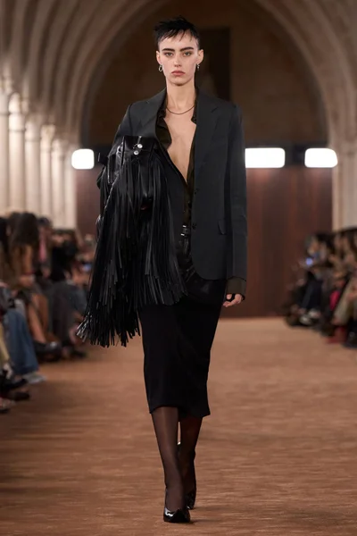 Look 46